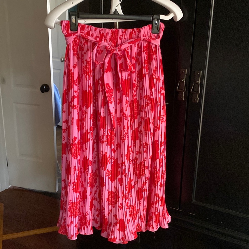 Pleated Pink & Red Floral Print Skirt